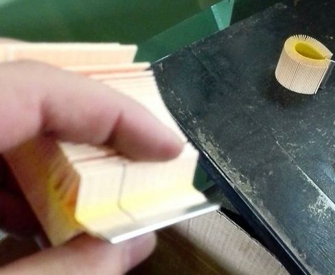 Turntable Clipping Automotive Filter Manufacturing Machines For Spin On Oil Fuel Filter Strip Clip